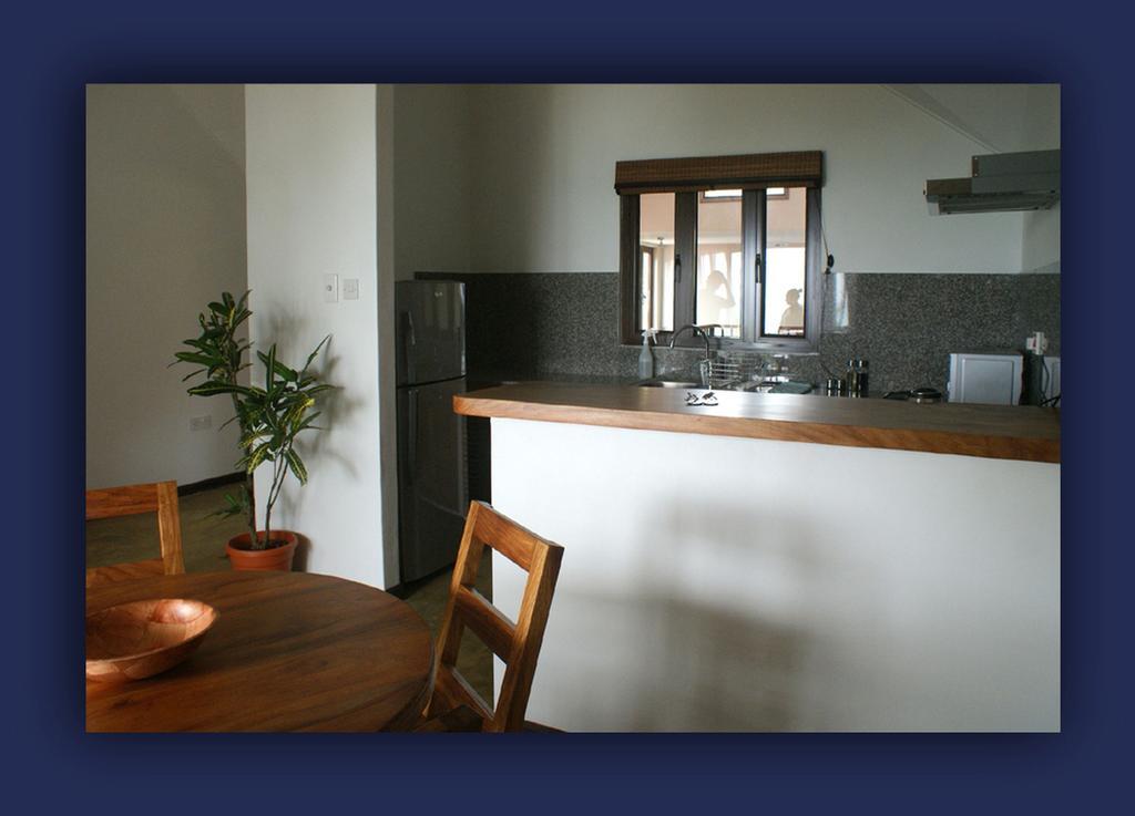 L'Hirondelle Self Catering Guest House Anse Volbert Village  Bilik gambar