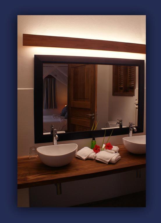 L'Hirondelle Self Catering Guest House Anse Volbert Village  Bilik gambar