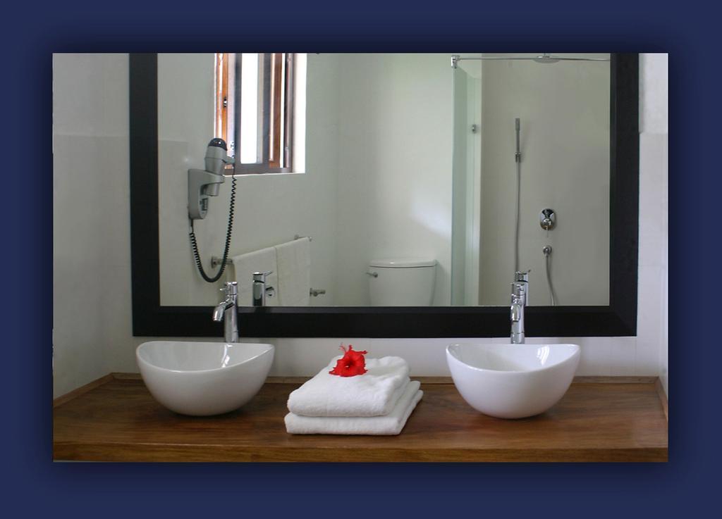 L'Hirondelle Self Catering Guest House Anse Volbert Village  Bilik gambar